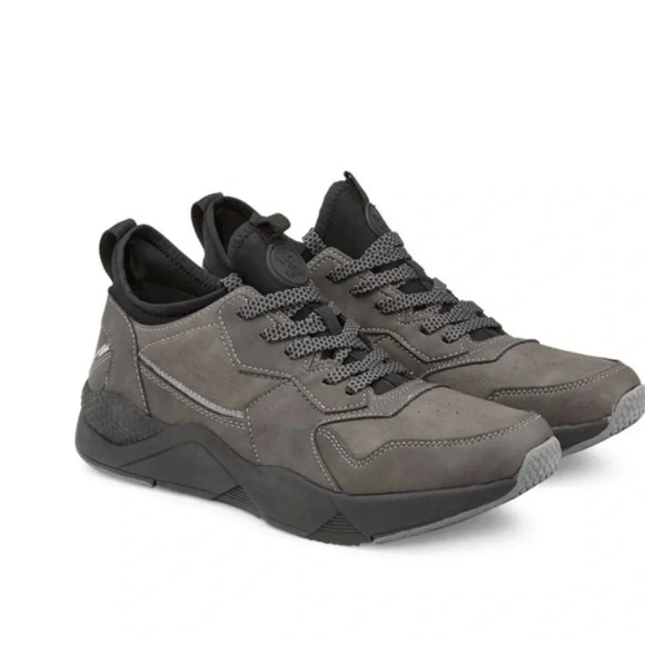 Men’s sneaker size 7.5 new in box - Picture 3 of 5